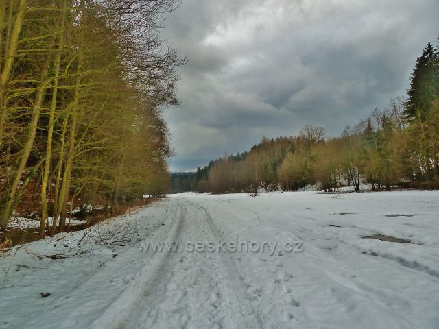 Hnátnice - zasněžená trasa nové cyklostezky podél Potočnice ze Šušku na Valdštejn