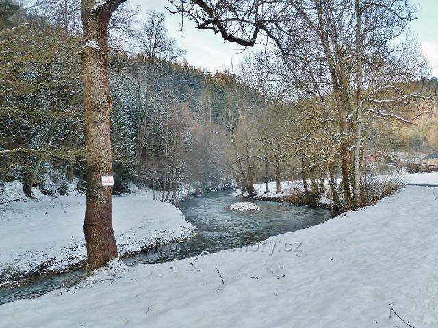 Červená - označení rybářského revíru Letohrad na Tiché Orlici