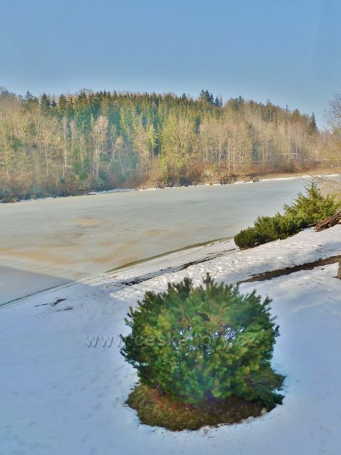 Pastvinská přehrada - pohled od hráze