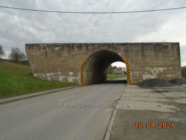 Most od nikud nikam který se nachází mezi Ludkovicema a Biskupicema
