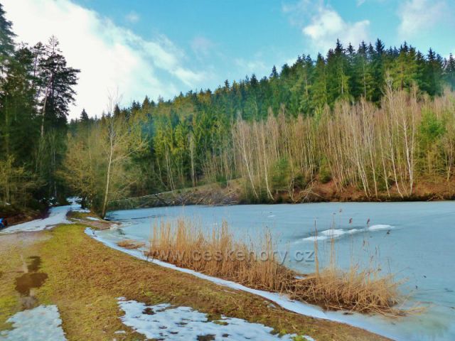 Písečná -hráz rybníku v Šušku