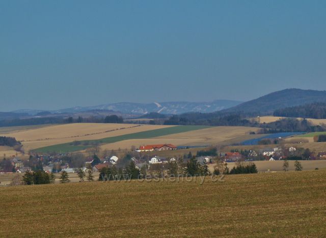 Písečná - pohled z hřebenu Hůry na Lukavici