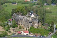 Skalní hrad Sloup z rozhledny Na Stráži.