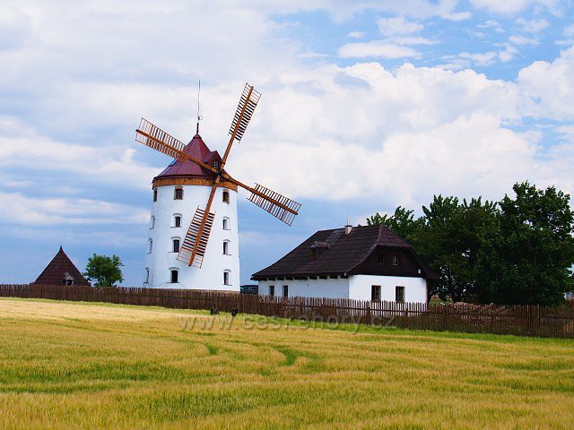 Větrný mlýn u Vrátna.