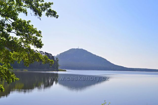 Staré Splavy-Máchovo jezero