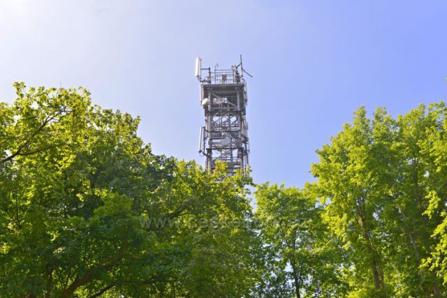 Borný-vysílač na vrcholu