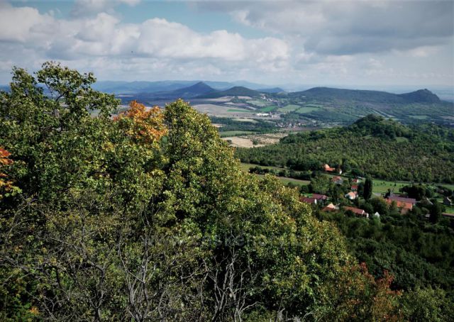 Výhled na panorama Českého středohoří z Oltáříku