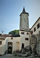 Sedmiboká věž hradu Roštejn