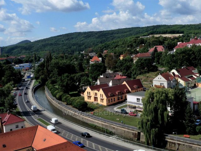 Výhled z radniční věže v Bílině - silnice Bílina-Most