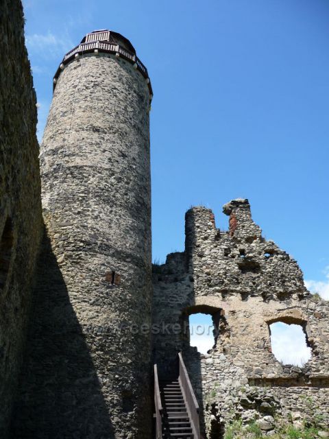 Detail věže hradu Sukoslav