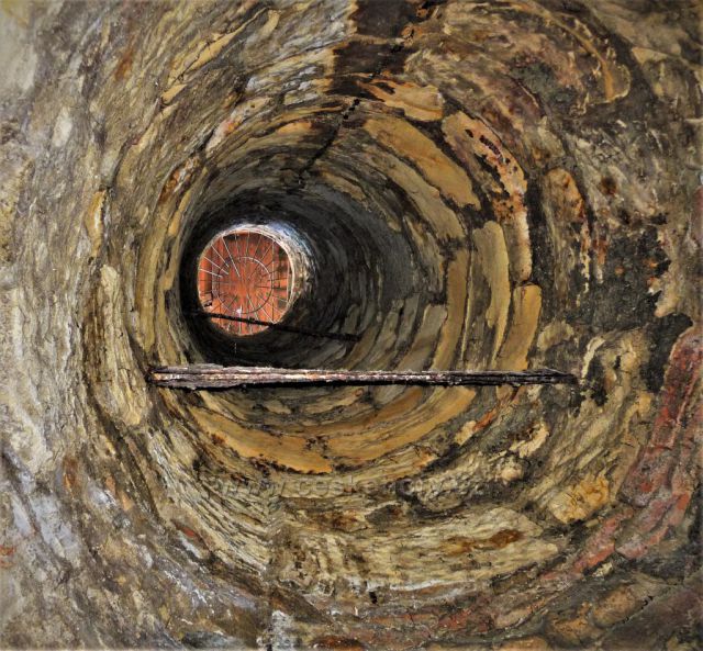 Litoměřické podzemní středověká studna