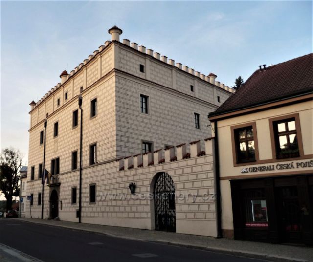 Původní zámek v Dačicích - nyní městský úřad