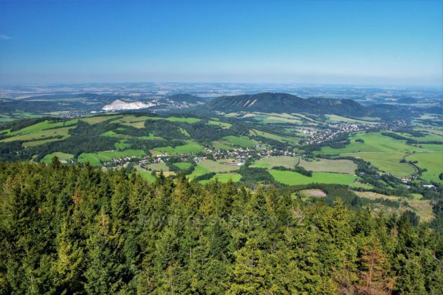 Pohled z Velkého Javorníku (918m)