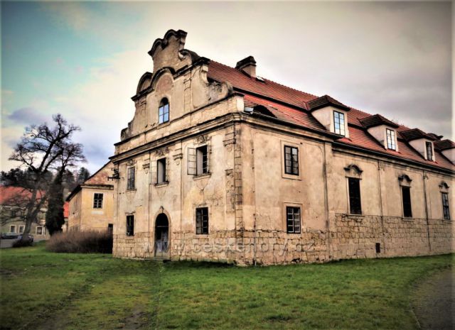 Stodola patřící k zámku Liběchov