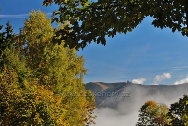 Horní Morava - pohled na Stezku v oblacích