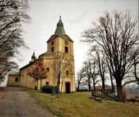 Kostel sv. Michaela Archanděla v obci Andělská Hora u Karlových Varů 
