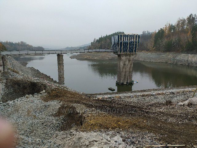 Přehrada Křetínka vypuštěná kvůli opravě