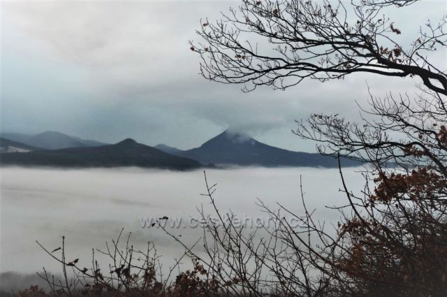 Řežný Újezd
(mlžné výhledy z Borečského vrchu)