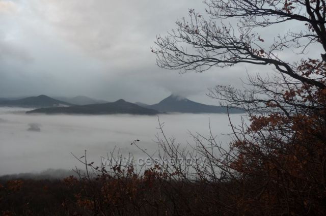 Řežný Újezd
(mlžné výhledy z Borečského vrchu)