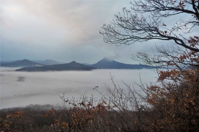 Řežný Újezd
(mlžné výhledy z Borečského vrchu)
