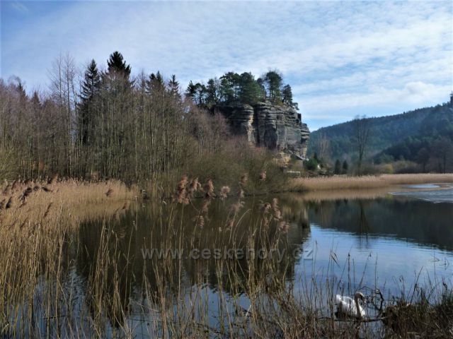 Okolo skalního hradu Sloup v Čechách