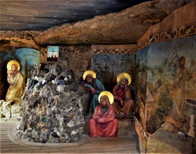 Toulky kolem skalního hradu Sloup