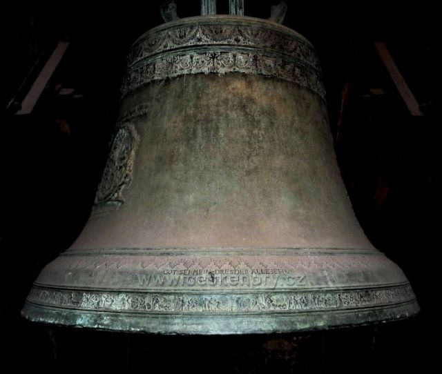 Zvon v kostele
sv. Petra a Pavla v Bílině