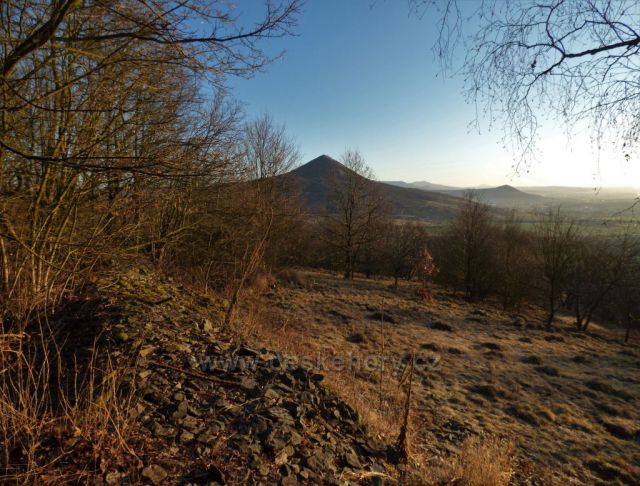 Svítání na Režném Újezdu
(výhled na Lovoš)