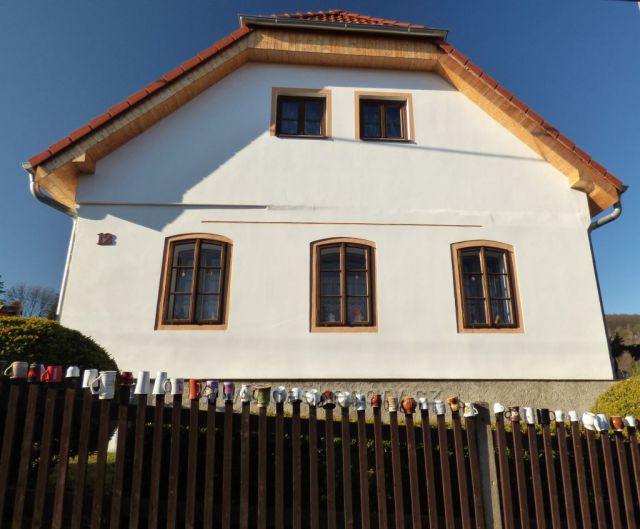 Z obce Boreč na Holý vrch
(Hrníčková ulice)