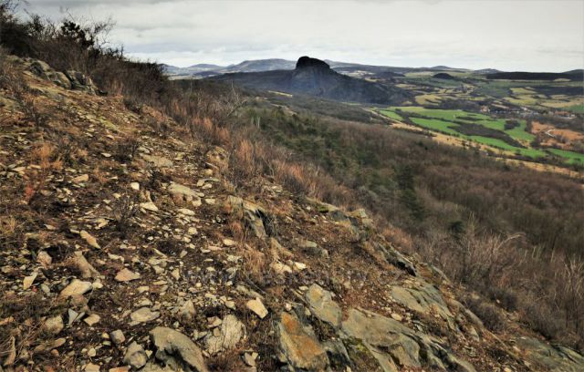 Výhledy z Kaňkova
(náhled na Bořeň)