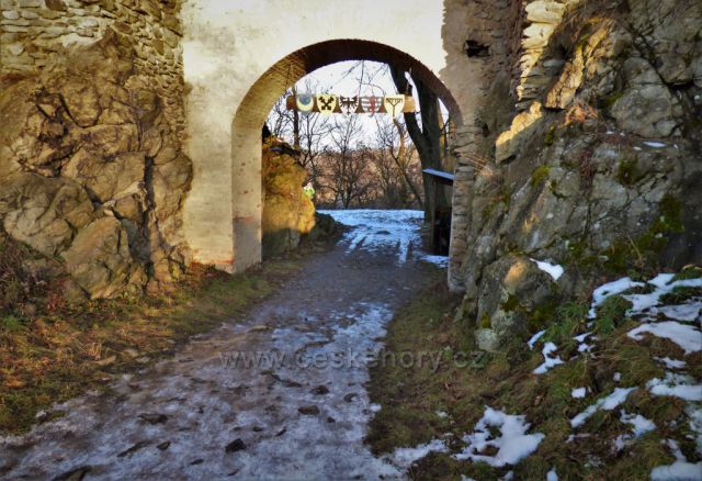 Brána do hradu Sukoslav
(Kostomlaty pod Milešovkou)