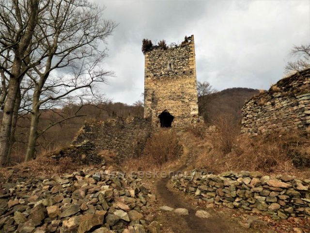 Rýzmburk - obytná věž
(Osek)