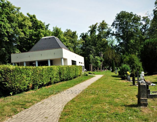 Hřbitov Čáslav -
(Čáslav po letech přivítala generála Františka Moravce)