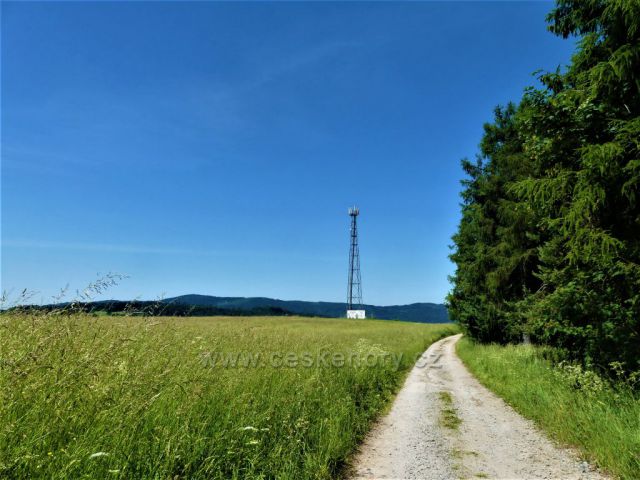 Cesta po vrcholu Hřebínku