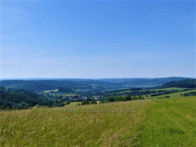 Pohled z Hřebínku na Písařov