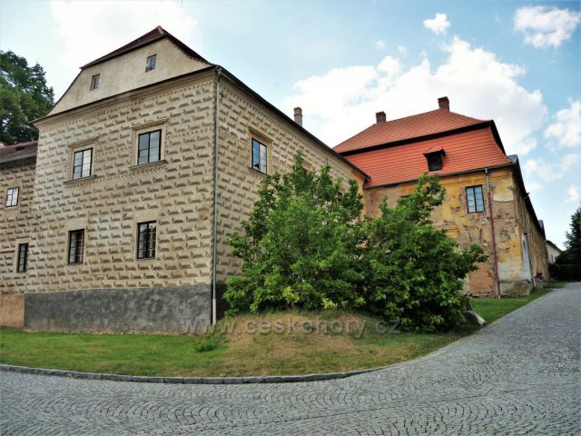 Starý Černínský zámek -nejstarší rodové sídlo významného českého rodu Černínů z Chudenic