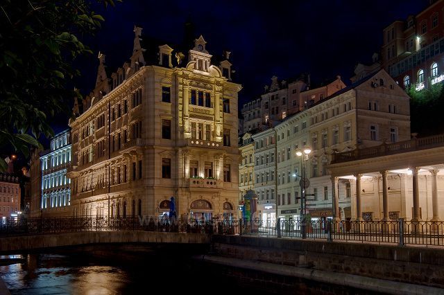 Noční Karlovy Vary 