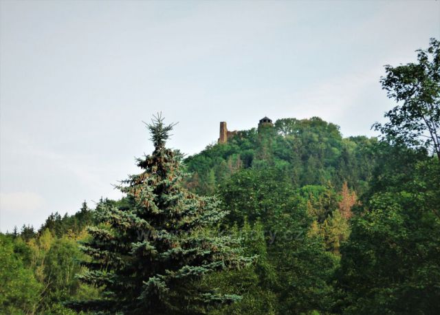 Cesta k hradu Hasištejn