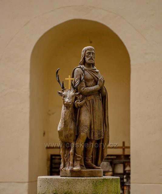 Soška sv. Eustacha na nádvoří hradu Roštejn