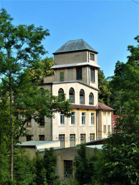 Bílý Potok - Bývalá textilka, nyní Jizerskohorské technické muzeum.