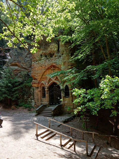 Modlivý důl - kaple Panny Marie Lurdské