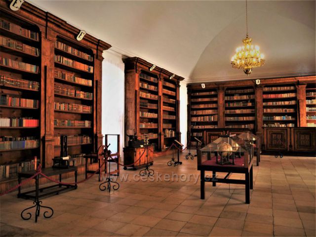 Mikulov
(interiéry knihovna)