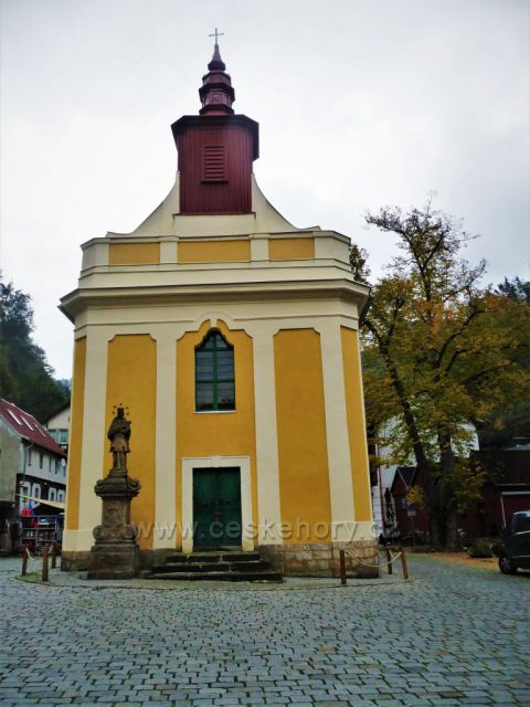 Okolo Hřenska
(kostel svatého Jana Nepomuckého)
