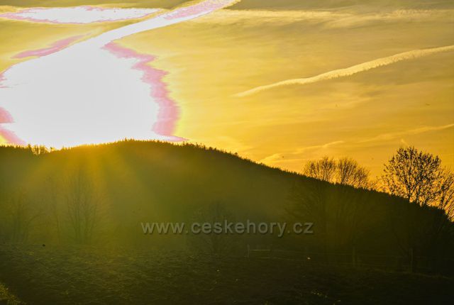 Východ slunce u Velhartic