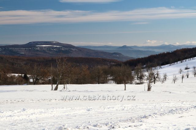 Výhled na Sněžník, Růžovský vrch a Lužické hory