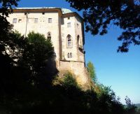 Boční pohled na hrad Houska