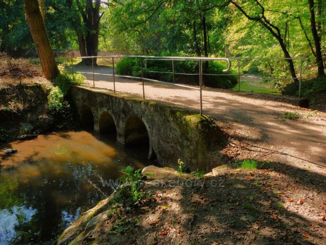 Mostek v Tichém údolí
(Roztoky)