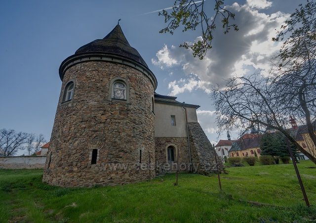Zbytky opevnění u kláštera Želiv