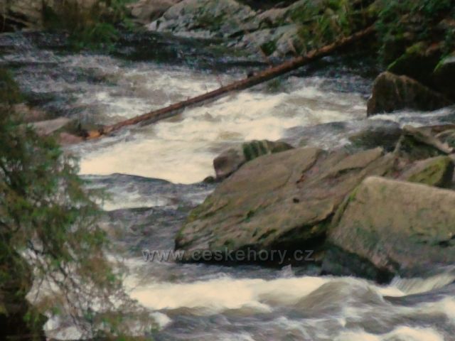 Divoká Orlice pod Zemskou bránou.