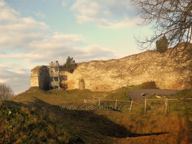 Lanšperk - areál hradu s vyhlídkovou plošinou